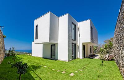 Fully Detached 4+1 Villa with Panoramic Sea Views on a 653 m² Plot in Kargicak