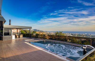 Full Sea & Castle View 4+1 Smart VIP Villa with Private Jacuzzi in Alanya Kestel
