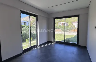 4-Bed Detached Luxury Villa with Private Pool in Çamyuva, Kemer