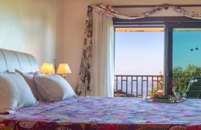 Kalkan’da (Kaş) Full Deniz Manzaralı, Özel Havuzlu ve Jakuzili Satılık Müstakil Villa