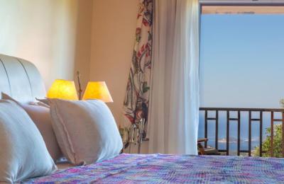 Kalkan’da (Kaş) Full Deniz Manzaralı, Özel Havuzlu ve Jakuzili Satılık Müstakil Villa