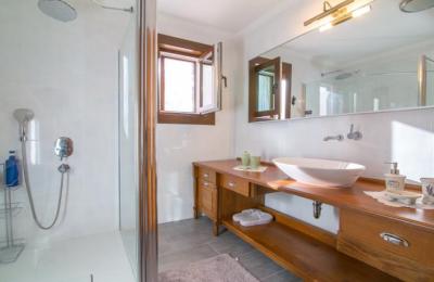 Kalkan’da (Kaş) Full Deniz Manzaralı, Özel Havuzlu ve Jakuzili Satılık Müstakil Villa