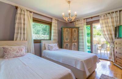 Kalkan’da (Kaş) Full Deniz Manzaralı, Özel Havuzlu ve Jakuzili Satılık Müstakil Villa