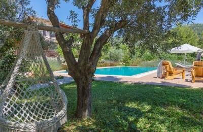 Kalkan’da (Kaş) Full Deniz Manzaralı, Özel Havuzlu ve Jakuzili Satılık Müstakil Villa