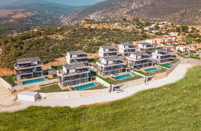 Оптовая продажа 9 VIP-вилл с видом на море на участке 5 010 м² в Калкане (Под бутик-отель)