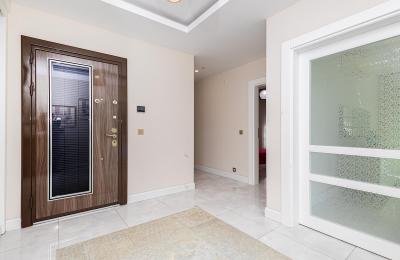 Огромная квартира 3+1 (160 м²) с видом на море, всего в 50 метрах от пляжа в Кестеле