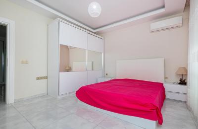 Огромная квартира 3+1 (160 м²) с видом на море, всего в 50 метрах от пляжа в Кестеле