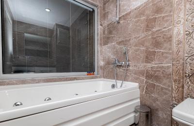 Огромная квартира 3+1 (160 м²) с видом на море, всего в 50 метрах от пляжа в Кестеле