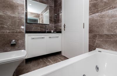 Огромная квартира 3+1 (160 м²) с видом на море, всего в 50 метрах от пляжа в Кестеле