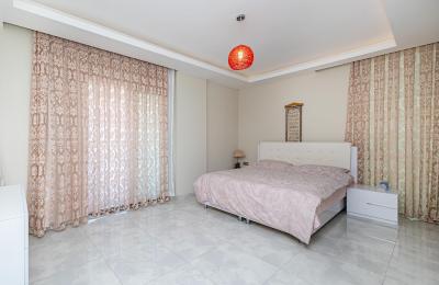 Огромная квартира 3+1 (160 м²) с видом на море, всего в 50 метрах от пляжа в Кестеле