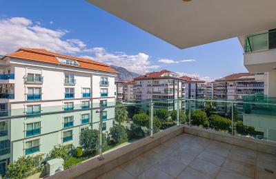 Огромная квартира 3+1 (160 м²) с видом на море, всего в 50 метрах от пляжа в Кестеле