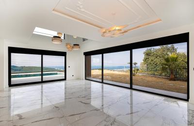 Fully Detached 4+1 Villa with Panoramic Sea Views on a 653 m² Plot in Kargicak