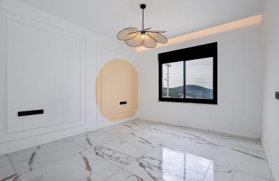 Fully Detached 4+1 Villa with Panoramic Sea Views on a 653 m² Plot in Kargicak