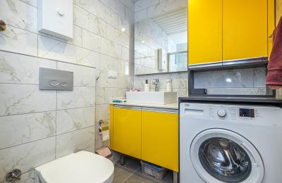 Квартира 1+1 на 10-м Этаже в Махмутларе: Мебель, Застекленный Балкон, 250 м до Моря