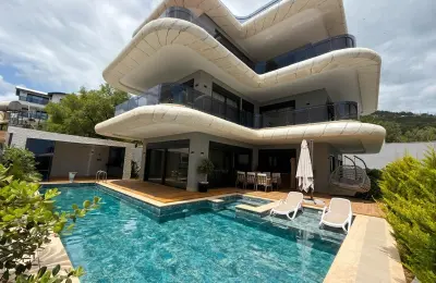 Ultra-Luxury Custom-Designed New Mansion with Uninterrupted Sea & Castle Views in Bektaş, Alanya