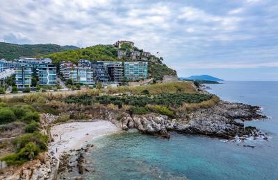 Wake Up to the Waves: Seafront 2+1 Furnished Apartment with Full Sea View in Kargicak (Only 50m to Beach)