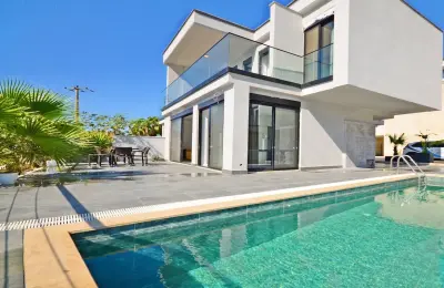 Alanya Kargıcak’ta Baştan Aşağı Yenilenmiş Müstakil Havuzlu & Garajlı 3+1 Villa