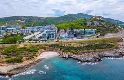 Wake Up to the Waves: Seafront 2+1 Furnished Apartment with Full Sea View in Kargicak (Only 50m to Beach)
