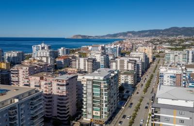 Квартира 1+1 на 10-м Этаже в Махмутларе: Мебель, Застекленный Балкон, 250 м до Моря