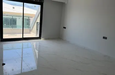 Alanya Mahmutlar'da Denize Sıfır Özel Plajlı 5+2 Ultra Lüks Kupon Penthouse | Vatandaşlığa Uygun