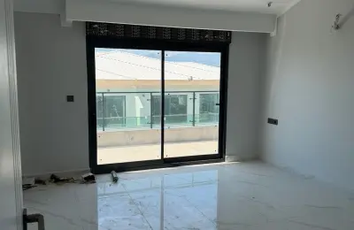 Alanya Mahmutlar'da Denize Sıfır Özel Plajlı 5+2 Ultra Lüks Kupon Penthouse | Vatandaşlığa Uygun
