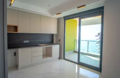 Alanya Mahmutlar'da Denize Sıfır Özel Plajlı 5+2 Ultra Lüks Kupon Penthouse | Vatandaşlığa Uygun