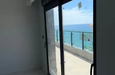 Alanya Mahmutlar'da Denize Sıfır Özel Plajlı 5+2 Ultra Lüks Kupon Penthouse | Vatandaşlığa Uygun