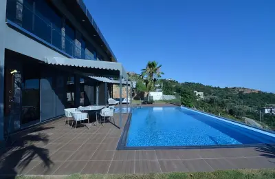 5+1 VIP Sea View Villa on 3,000 sqm Plot near Alanya Marina