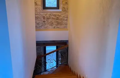 5+2 Luxury Detached Stone Mansion with 839 m² Plot Built with Tosmur Stone in Alanya
