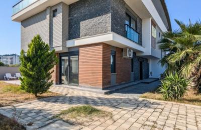 Citizenship Suitable: 5+1 Detached Triplex Villa with Private Pool in Antalya Güzeloba