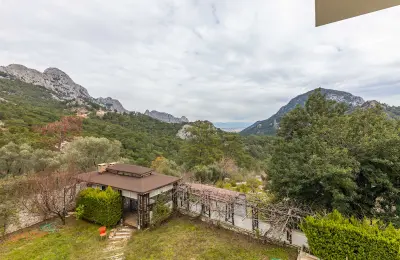 5+1 Luxury Detached Villa for Sale in Antalya Konyaalti Hisarcandir