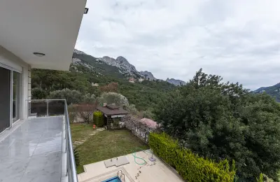 5+1 Luxury Detached Villa for Sale in Antalya Konyaalti Hisarcandir