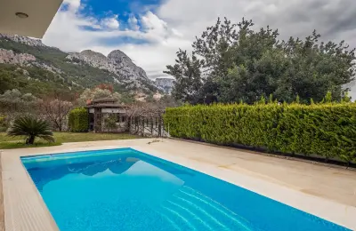 5+1 Luxury Detached Villa for Sale in Antalya Konyaalti Hisarcandir