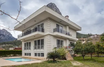 5+1 Luxury Detached Villa for Sale in Antalya Konyaalti Hisarcandir