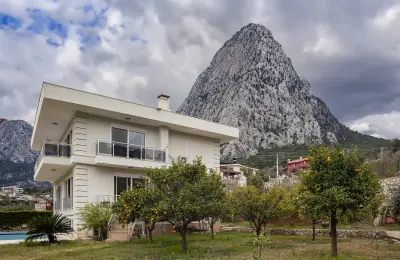 5+1 Luxury Detached Villa for Sale in Antalya Konyaalti Hisarcandir
