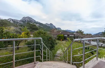5+1 Luxury Detached Villa for Sale in Antalya Konyaalti Hisarcandir