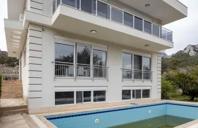 5+1 Luxury Detached Villa for Sale in Antalya Konyaalti Hisarcandir
