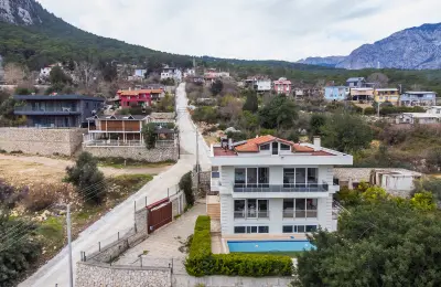 5+1 Luxury Detached Villa for Sale in Antalya Konyaalti Hisarcandir