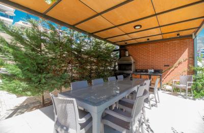 Unique Property in Alanya Kestel: Sea View 2+1 Apartment with a Separate Studio Unit