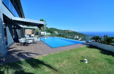 5+1 VIP Sea View Villa on 3,000 sqm Plot near Alanya Marina