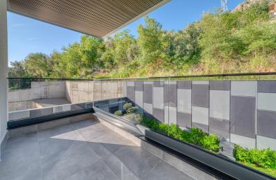 Full Sea & Castle View 4+1 Smart VIP Villa with Private Jacuzzi in Alanya Kestel