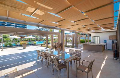 Seafront Ultra-Luxury Smart Home with Panoramic Views 25m from the Beach in Oriza Park, Liman