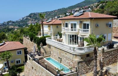 Panoramic Sea & City View Villa for Sale in Alanya Tepe – Diamond Garden Complex
