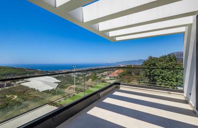 Fully Detached 4+1 Villa with Panoramic Sea Views on a 653 m² Plot in Kargicak