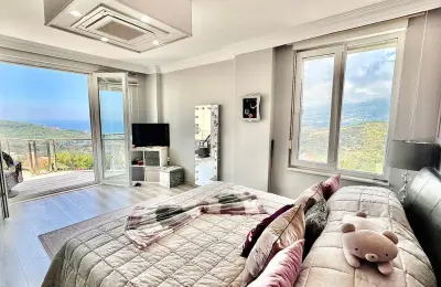 Alanya Kargıcak’ta Tam Eşyalı Müstakil Havuzlu & Kış Bahçeli 5+1 Tripleks Lüks Villa