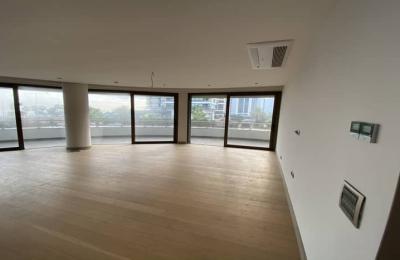 Seafront Ultra-Luxury Smart Home with Panoramic Views 25m from the Beach in Oriza Park, Liman