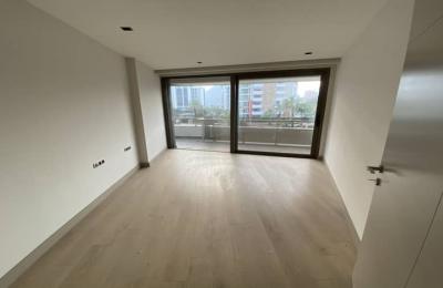 Seafront Ultra-Luxury Smart Home with Panoramic Views 25m from the Beach in Oriza Park, Liman