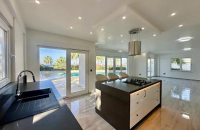 Undisturbed Sea View 4+1 Ultra-Luxury Villa with Underground Garage in Alanya Kargicak
