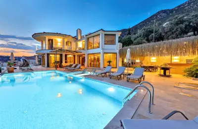 Luxury 5-Bedroom Villa with Infinity Pool & Development Land in Kalkan Bay