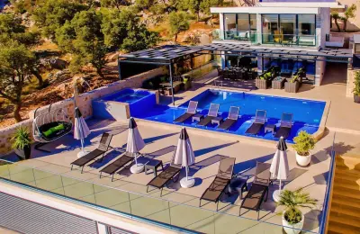 Sovereign 5-Bed Luxury Villa with Private Pool & Jacuzzi in Ortaalan Kalkan